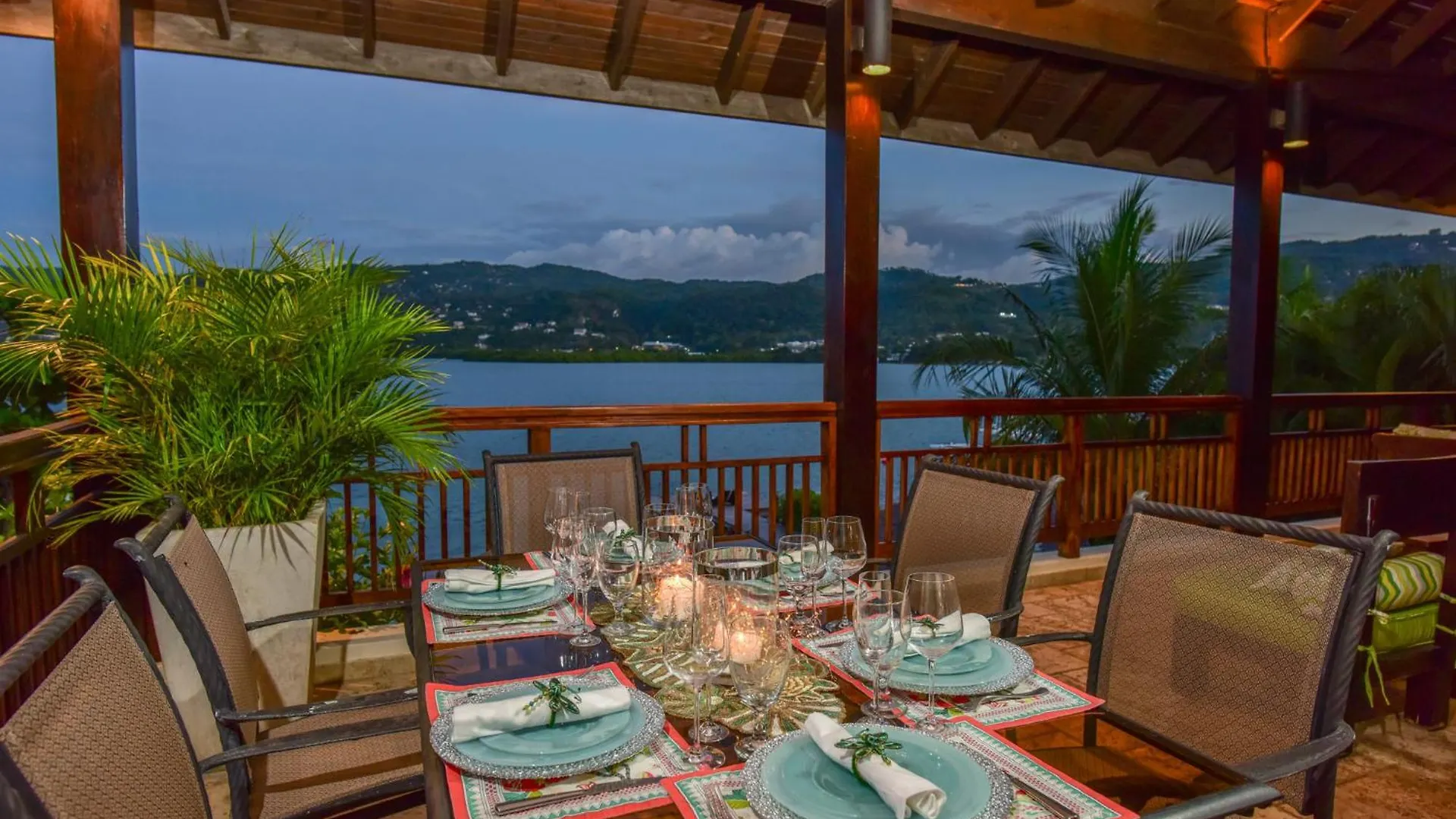 Afimi Beach House Montego Bay 4Br Beachfront Villa