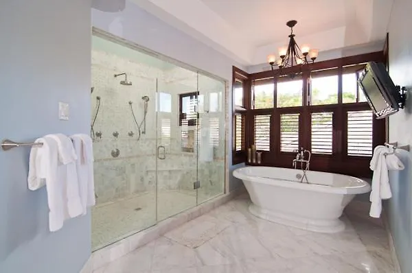 Afimi Beach House Montego Bay 4Br Beachfront Villa 0*,  Jamaica
