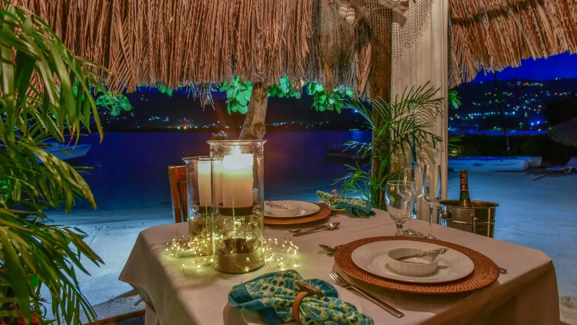 Afimi Beach House Montego Bay 4Br Beachfront Villa