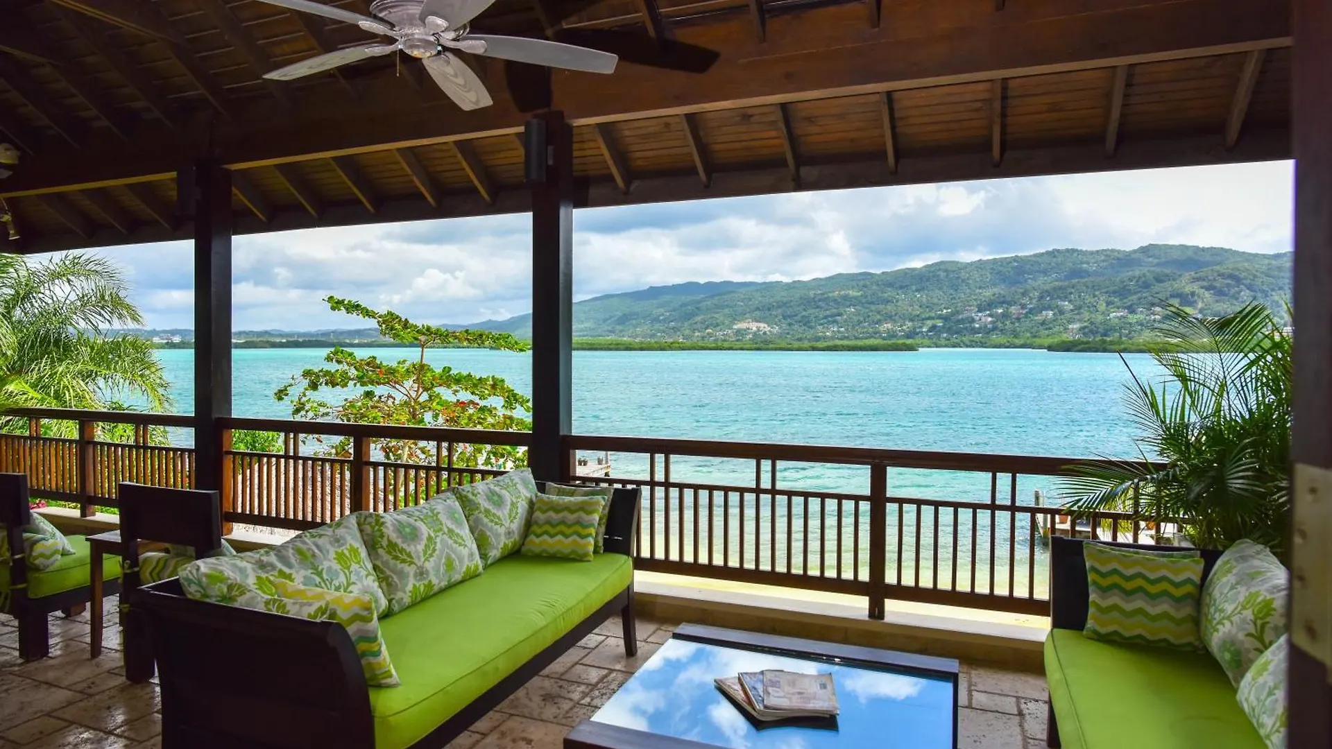 Afimi Beach House Montego Bay 4Br Beachfront Villa 0*,  Jamaica