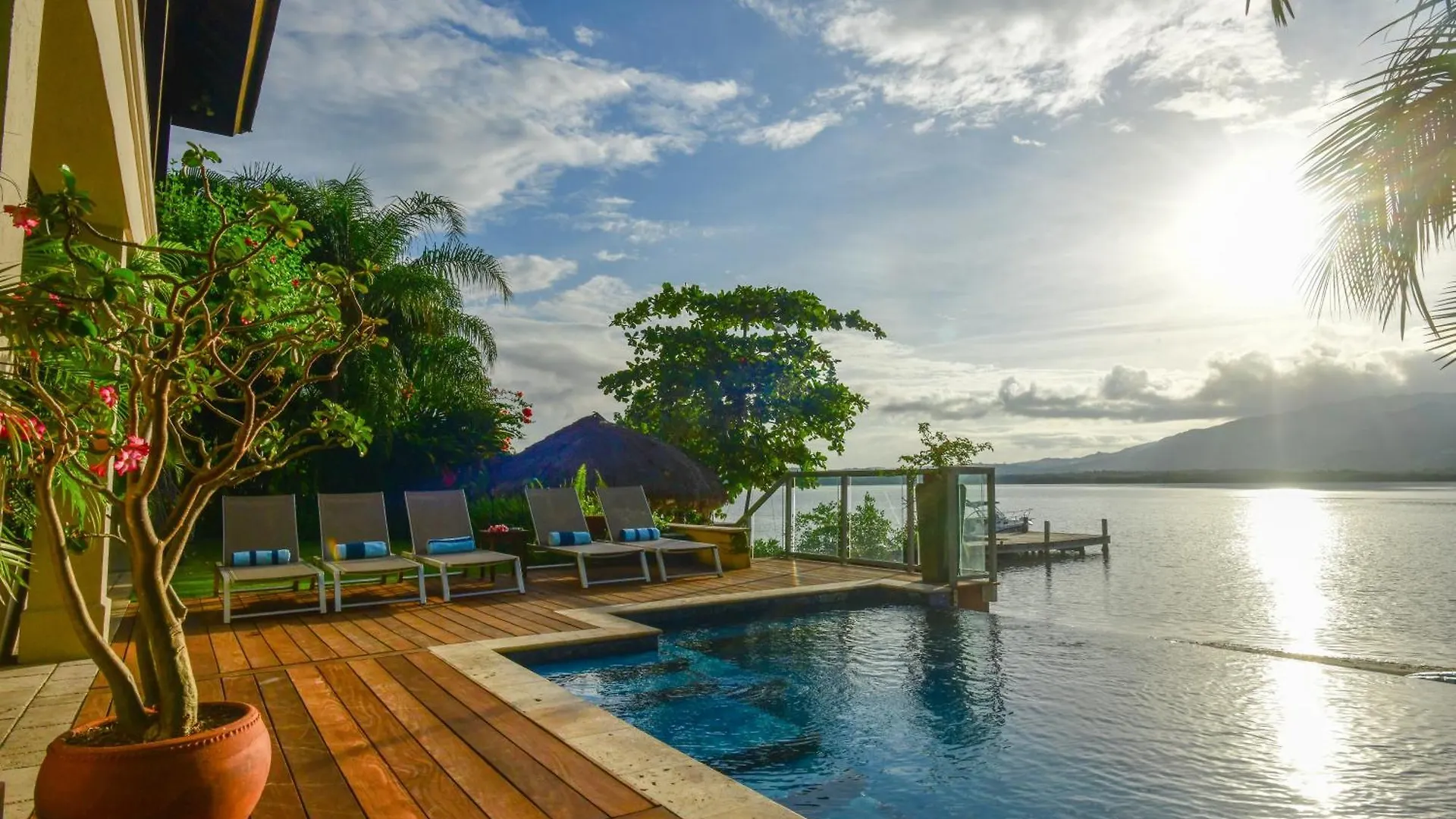 Afimi Beach House Montego Bay 4Br Beachfront Villa