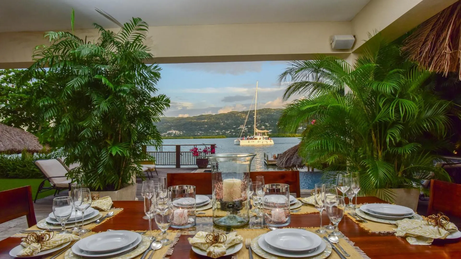 Afimi Beach House Montego Bay 4Br Beachfront Villa