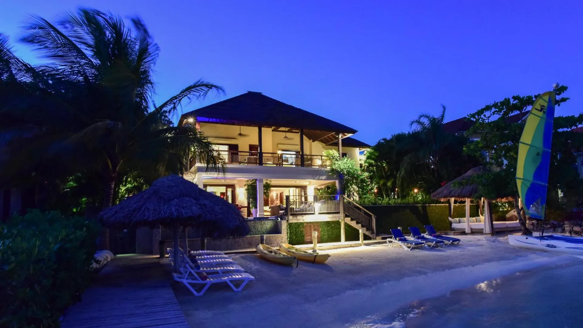 Afimi Beach House Montego Bay 4Br Beachfront Villa